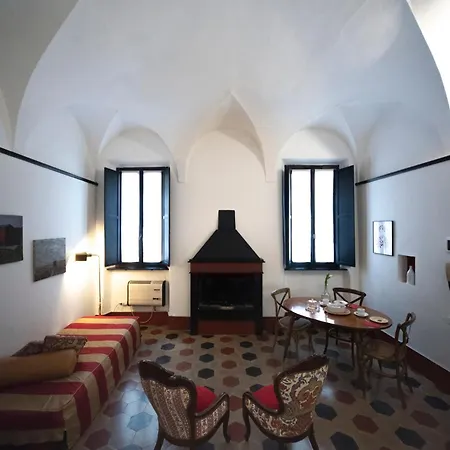 Parma, Antico Dietro Al Battistero 아파트